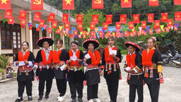 KHÔNG KHÍ HÁO HỨC, PHẤN KHỞI NGÀY BẦU CỬ TẠI XÃ QUỐC KHÁNH