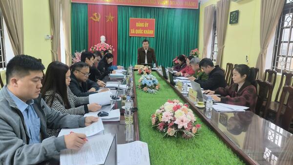 ĐẢNG ỦY XÃ QUỐC KHÁNH TỔ CHỨC HỘI NGHỊ BAN THƯỜNG VỤ KỲ CHUYÊN ĐỀ “ĐÁNH GIÁ KIỂM ĐIỂM TẬP THỂ VÀ CÁ NHÂN  NĂM 2025”