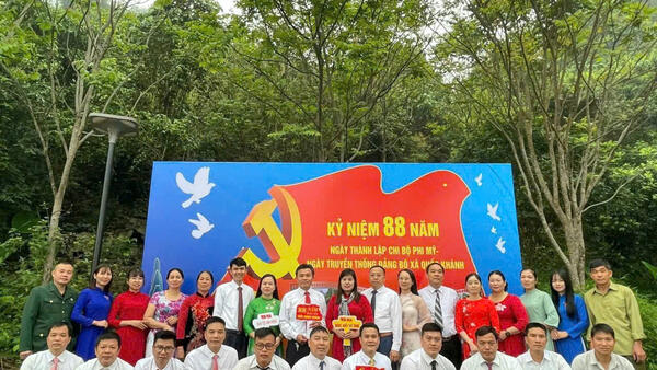 CHI BỘ CÁC CƠ QUAN ĐẢNG ỦY VÀ CHI BỘ MẶT TRẬN TỔ QUỐC VIỆT NAM XÃ QUỐC KHÁNH TỔ CHỨC SINH HOẠT CHUYÊN ĐỀ TÌM HIỂU VỀ DI TÍCH LỊCH SỬ CẤP QUỐC GIA CỐC MƯỜI - PÁC LÙNG KÝ LÀNG