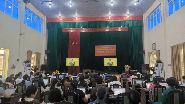 ĐẢNG ỦY XÃ QUỐC KHÁNH TỔ CHỨC HỘI NGHỊ TOÀN QUỐC NGHIÊN CỨU, HỌC TẬP, QUÁN TRIỆT VÀ TRIỂN KHAI THỰC HIỆN NGHỊ QUYẾT HỘI NGHỊ LẦN THỨ HAI BAN CHẤP HÀNH TRUNG ƯƠNG ĐẢNG KHÓA XVI