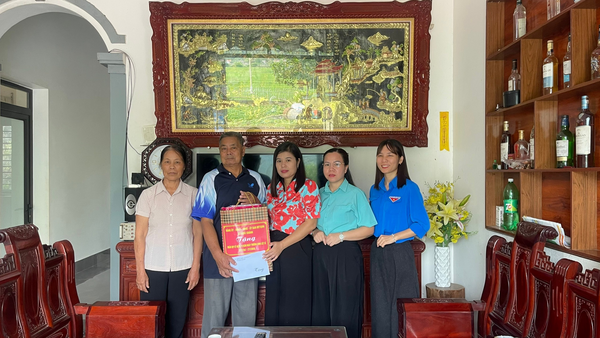 XÃ QUỐC KHÁNH THĂM HỎI TẶNG QUÀ KỶ NIỆM 79 NĂM NGÀY THƯƠNG BINH – LIỆT SĨ (27/7/1947-27/7/2026)