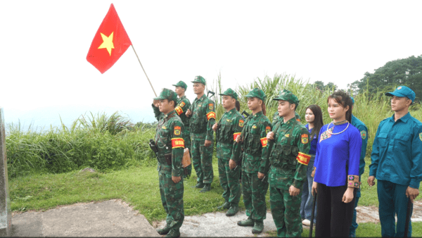 NHỮNG DẤU CHÂN XANH TRÊN TUYẾN ĐẦU TỔ QUỐC